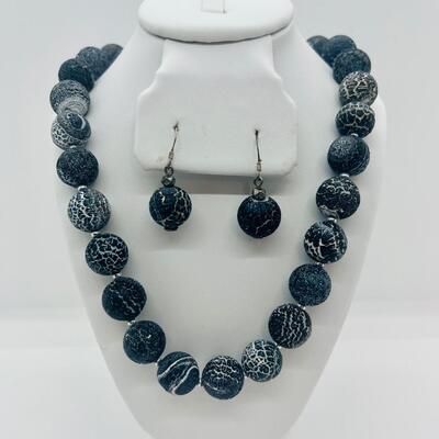 Lot 30: Blue/Grey Beaded Necklace and Pierced Earring Set
