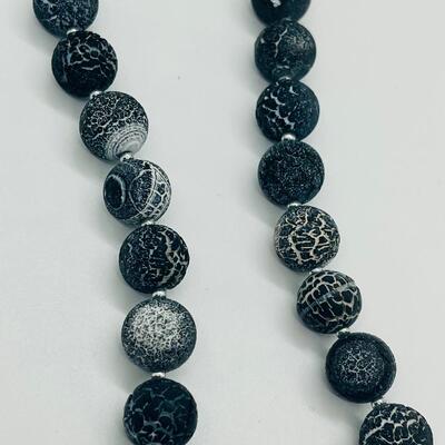 Lot 30: Blue/Grey Beaded Necklace and Pierced Earring Set