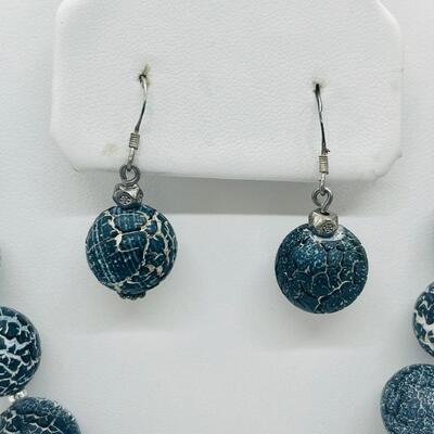 Lot 30: Blue/Grey Beaded Necklace and Pierced Earring Set