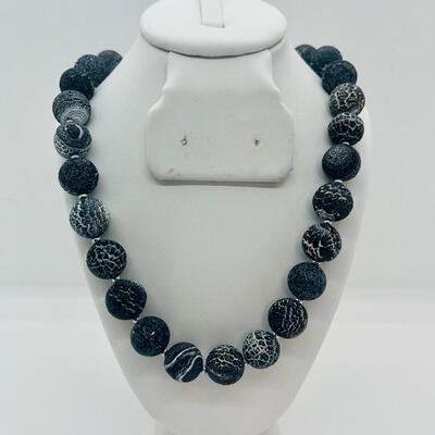 Lot 30: Blue/Grey Beaded Necklace and Pierced Earring Set