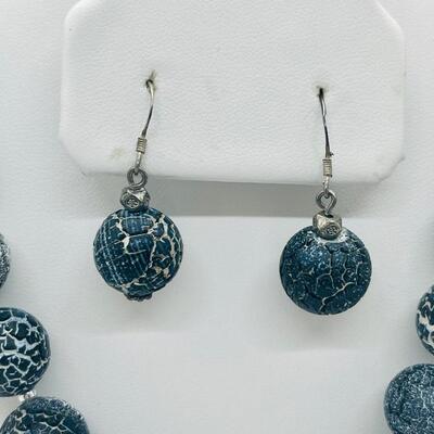 Lot 30: Blue/Grey Beaded Necklace and Pierced Earring Set
