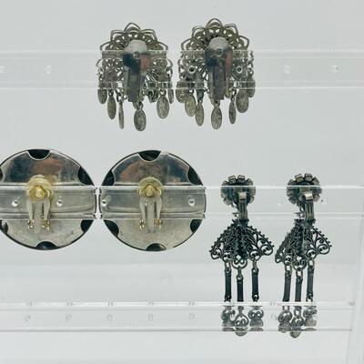 Lot 32: Vintage Silvertone and Beaded Earrings