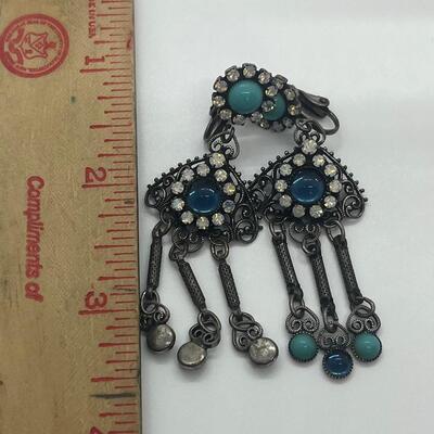 Lot 32: Vintage Silvertone and Beaded Earrings