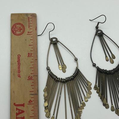 Lot 33: Fun Vintage Goldtone and Black Dangle Earrings