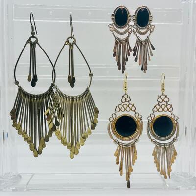 Lot 33: Fun Vintage Goldtone and Black Dangle Earrings