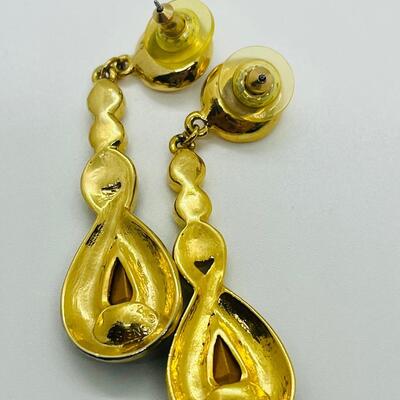 Lot 35: Chunky Fashion Pierced Earrings