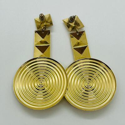 Lot 35: Chunky Fashion Pierced Earrings