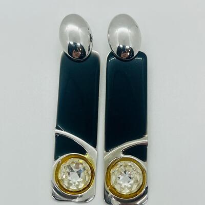 Lot 39: Funky, 90's Style Dangle Earrings