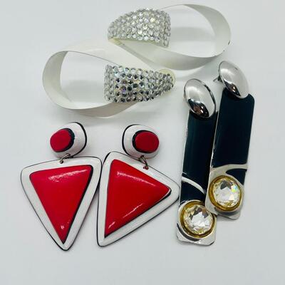 Lot 39: Funky, 90's Style Dangle Earrings
