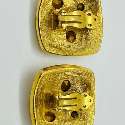 Lot 42: Goldtone two pr. Costume Clip on and 2 pr. Pierced Earrings