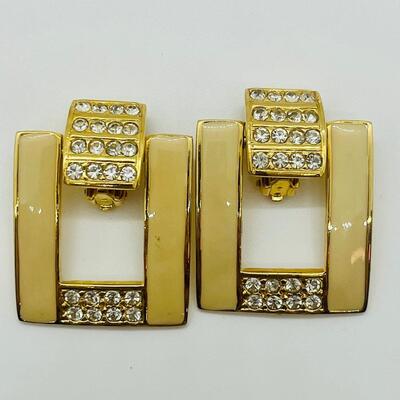 Lot 42: Goldtone two pr. Costume Clip on and 2 pr. Pierced Earrings