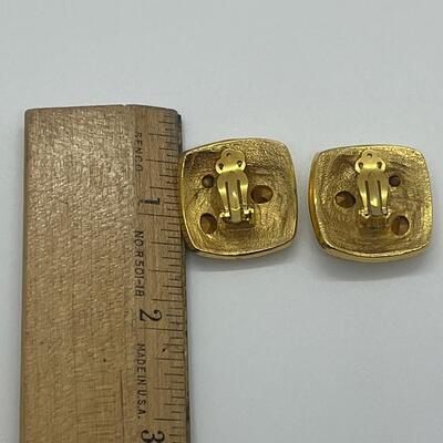 Lot 42: Goldtone two pr. Costume Clip on and 2 pr. Pierced Earrings