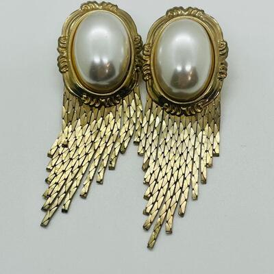 Lot 42: Goldtone two pr. Costume Clip on and 2 pr. Pierced Earrings