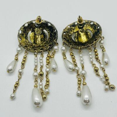 Lot 42: Goldtone two pr. Costume Clip on and 2 pr. Pierced Earrings