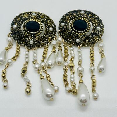 Lot 42: Goldtone two pr. Costume Clip on and 2 pr. Pierced Earrings