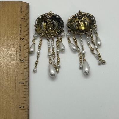 Lot 42: Goldtone two pr. Costume Clip on and 2 pr. Pierced Earrings