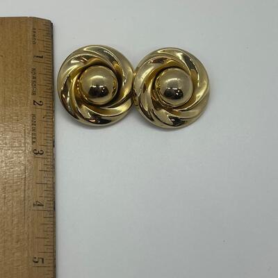 Lot 43: Vintage Goldtone Costume Clip on and Pierced Earrings