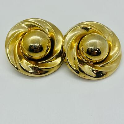 Lot 43: Vintage Goldtone Costume Clip on and Pierced Earrings