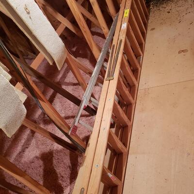12' Wooden Step Ladder