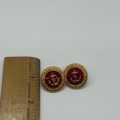 Lot 49: Costume Goldtone Pierced Earrings