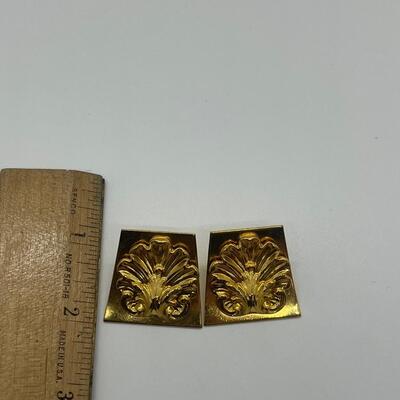 Lot 49: Costume Goldtone Pierced Earrings
