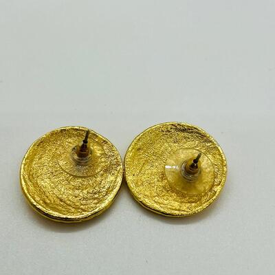 Lot 49: Costume Goldtone Pierced Earrings