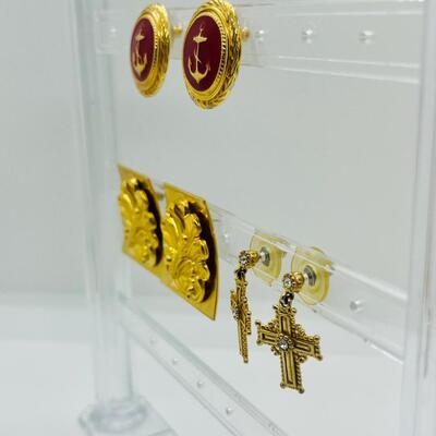 Lot 49: Costume Goldtone Pierced Earrings