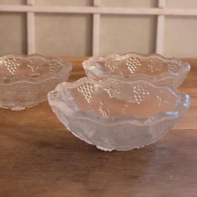 Lot 7: Antique (3) Miniature Glass Bowls and (2) Small Plates