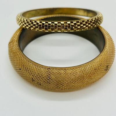 Lot 62: Vintage Trifari & More Goldtone Costume Jewelry ("Solid Gold" Vintage Look!)