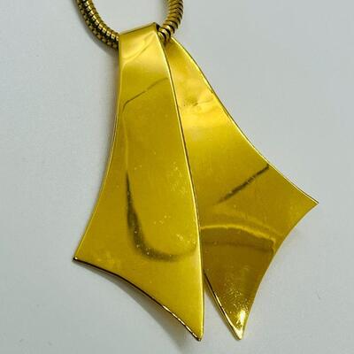 Lot 62: Vintage Trifari & More Goldtone Costume Jewelry ("Solid Gold" Vintage Look!)