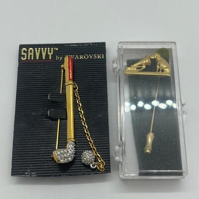 Lot 64: RCA Dog and Swarovski Crystal Golf Pin
