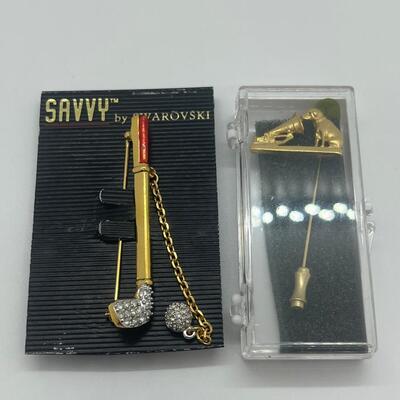 Lot 64: RCA Dog and Swarovski Crystal Golf Pin