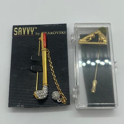 Lot 64: RCA Dog and Swarovski Crystal Golf Pin