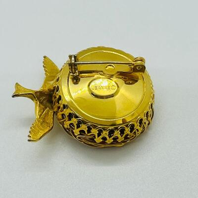 Lot 73: Vintage 3D Brooch Birdnest w/ Seed Pearl Eggs by Jeanne