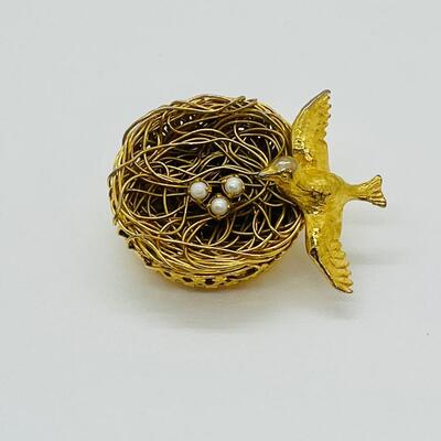 Lot 73: Vintage 3D Brooch Birdnest w/ Seed Pearl Eggs by Jeanne