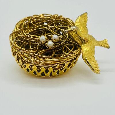 Lot 73: Vintage 3D Brooch Birdnest w/ Seed Pearl Eggs by Jeanne