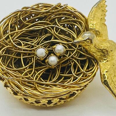 Lot 73: Vintage 3D Brooch Birdnest w/ Seed Pearl Eggs by Jeanne