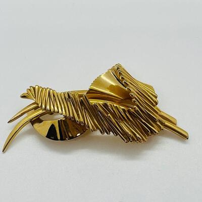 Lot 75: Vintage Crown Trifari Goldtone Textured Free Form Brooch -RARE