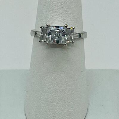 Lot 76: Vintage 3.1 g 14k CZ NJS White Gold Ring sz. 7