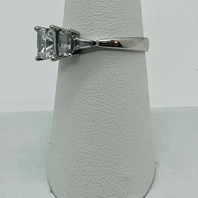 Lot 76: Vintage 3.1 g 14k CZ NJS White Gold Ring sz. 7