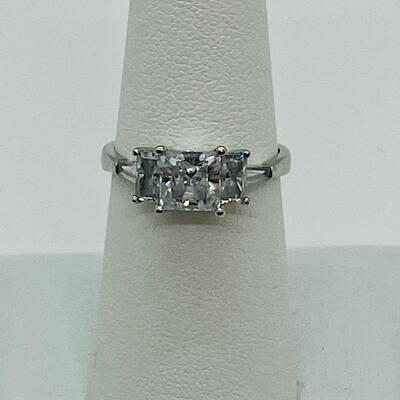 Lot 76: Vintage 3.1 g 14k CZ NJS White Gold Ring sz. 7