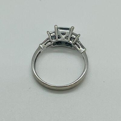Lot 76: Vintage 3.1 g 14k CZ NJS White Gold Ring sz. 7