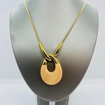 Lot 79: Beautiful 1960s Crown Trifari Modernist Lucite Pendant Necklace