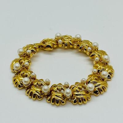 Lot 80: New in Box, Monet Costume Link Bracelet with Faux Pearls