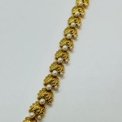 Lot 80: New in Box, Monet Costume Link Bracelet with Faux Pearls