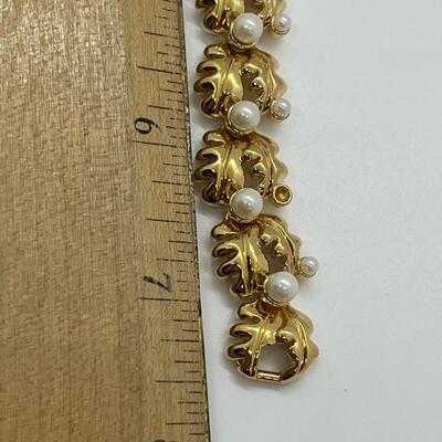 Lot 80: New in Box, Monet Costume Link Bracelet with Faux Pearls