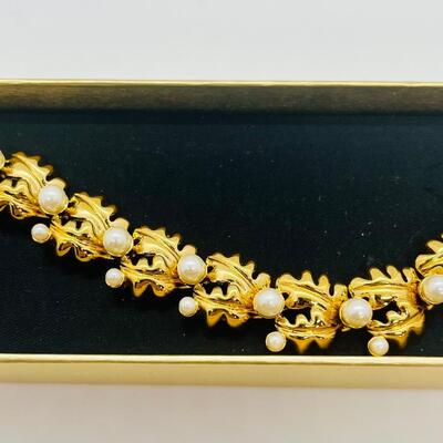 Lot 80: New in Box, Monet Costume Link Bracelet with Faux Pearls