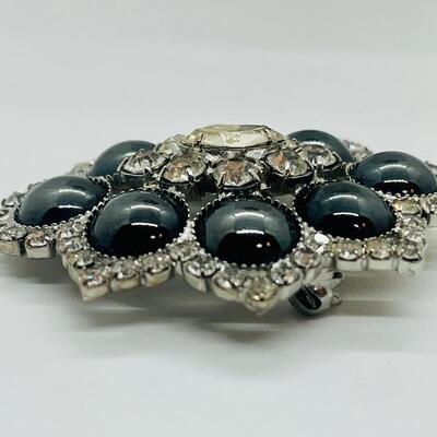 Lot 82: Vintage Hematite & Crystal Choker, Brooch & Clip-on Earrings Set