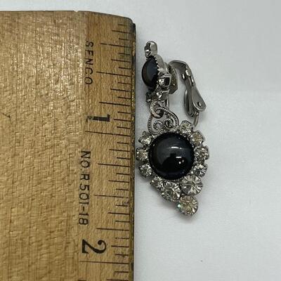 Lot 82: Vintage Hematite & Crystal Choker, Brooch & Clip-on Earrings Set