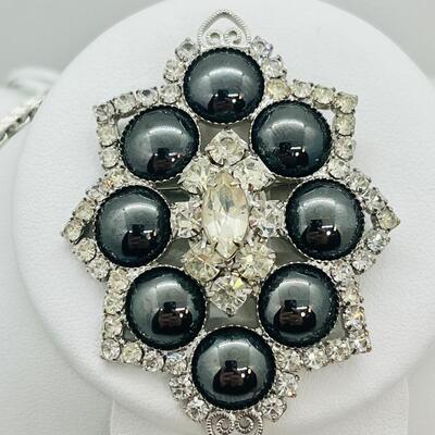 Lot 82: Vintage Hematite & Crystal Choker, Brooch & Clip-on Earrings Set